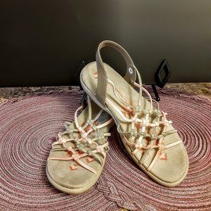 Skechers Reggae Sandals, Size 8, NWOT